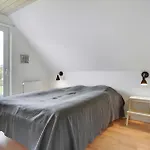 5 Bedroom In