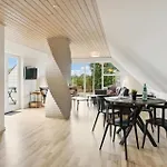 5 Bedroom In 펜션